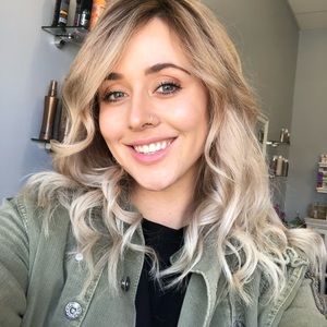 Meet your Posher, Roxanna